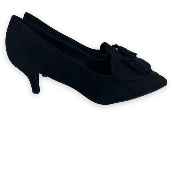 NWT H Halston Dubai Tassel Kitten Heel Pumps in vegan suede Black size 7.5 NEW - Picture 5 of 11